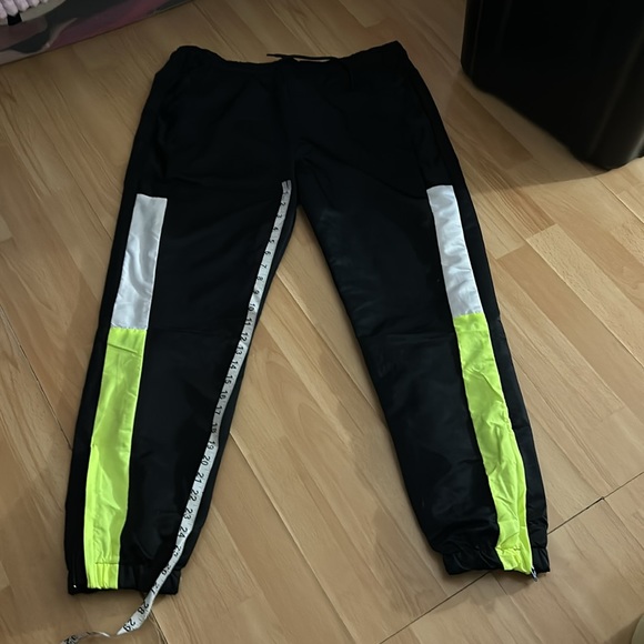 ATM Boutique NWOT - Picture 2 of 11